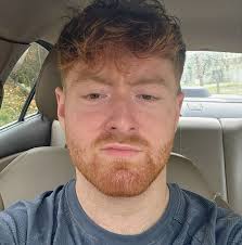 Can big traps make shoulders look small?