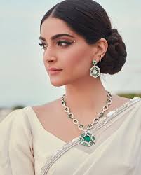 Indian Silver Emerald American Diamond Jewelry Set Beautiful Hexagon Shape Oval Emera In 2020 Diamond Jewelry Set Inspirational Celebrities American Diamond Jewellery
