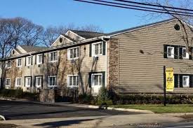 About Islip Terrace | Schools, Demographics, Things To Do - Homes.Com