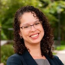 Leann Arnett's Instagram, Twitter & Facebook