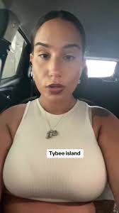 Kristy Bagley's Instagram, Twitter & Facebook