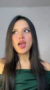 Video de Iam_kendal ✨🐠 (@kendalmakeup) relacionado con “le hace un falta  un beso”