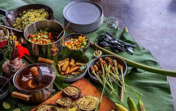Cooking Ayam Taliwang ricefield view