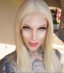 17 Photos That Prove Every Person Should Wear Wigs And Weaves Jeffree Star Star Makeup Jeffree Star Lipstick