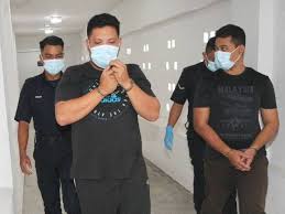 Seorang pemuda mengaku bersalah di mahkamah sesyen kota bharu, hari ini, terhadap dakwaan melakukan pemerasan terhadap seorang wanita warga emas dengan mendatangkan ketakutan, pada april lalu. Peras Ugut In English Pasangan Kekasih Peras Ugut Dicekup Kool Fm To Translate From Turkish To English Enter Your Text Into The Edit Window And Click The Translate Button Kyu Raax
