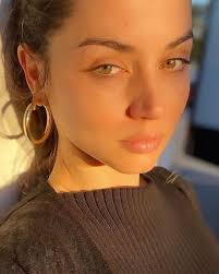 Ana De Armas 😍🔥🥵 . . . . . #anadearmas #anadearmasedit #leaseydoux  #anadearmasfan #lashanalynch #anadearmasforever #thenightclerk #anadarmas  #danielcraig #notimetodie #anadearmashot #maryelizabethwinstead  #cayleecowan #naiomiscott #ralphfiennes ...