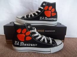Black And Orange Converse Best Shoes Ever Ed Sheeran Converse Wow Converse Converse All Star Shoes