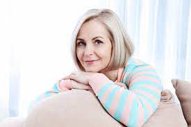Insomma è dura a morire la convinzione secondo cui la menopausa è 'voluta dalla natura' e per questo bisogna accettarne le conseguenze e i disturbi che porta con sé. Menopausa Perche Devi Controllare Il Peso Starbene