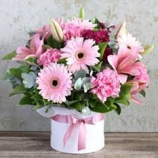 For a quick saving, jump straight into the sale section for up to 33% off bouquets, baskets and cookie boxes. Christell S Flowers Dashing Beauty Hat Box Bouquet Killeen Tx 76541 Ftd Florist Flower And Gift Delivery
