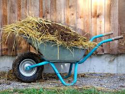 Sebuah kereta sorong dianggap sebagai salah satu alat yang paling penting di ladang, yang digunakan bukan sahaja di taman dan kebun kerja, tetapi juga dalam pelaksanaan berbagai pekerjaan konstruksi. Adakah Anda Tahu Siapa Yang Menciptakan Kereta Sorong
