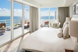 Travel Miami Resort Fontainebleau Miami Beach Best Hotels In Miami