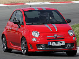 Elle est équipée d'une boîte robotisée à six rapports à commandes au volant. Fiat 500 Abarth 695 Tributo Ferrari Specs Photos 2009 2010 2011 2012 2013 2014 2015 2016 2017 2018 2019 2020 2021 Autoevolution