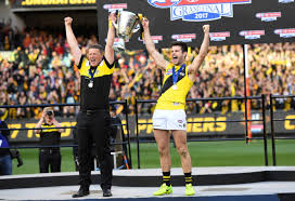 After his playing retirement, simpson began his coaching career as an assistant coach under alastair clarkson at hawthorn in 2010, and he was the midfield & forward coach for the hawks when the club won the grand final in 2013. Ex Hawthorn Coaches And Players Dominate Senior Coaching Ranks