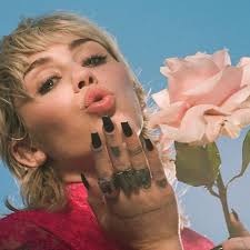 Rebekah hammonds posted at 8:46 pm, jun 04, 2021 Miley Cyrus Is The Face Of Gucci S New Fragrance