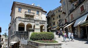 La repubblica di san marino si trova a meno di 10 chilometri dalla riviera romangola, luogo per eccellenza del turismo estivo e delle vacanze al mare. Que Ver En San Marino Visitar San Marino En 1 Dia