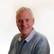 Andrew Vine's Instagram, Twitter & Facebook