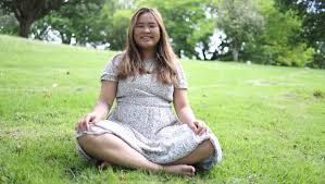 Earn cash on nudes emo girl fingers pussy