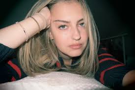 Jane Horner's Instagram, Twitter & Facebook