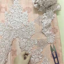 Pilih secarik kain dengan motif atau corak menarik yang. Tutorial Menjahit Biku Atau Pinggiran Ujung Kain Brokat Pada Baju Kebaya Modern