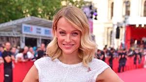 Mirjam weichselbraun (born september 27, 1981 in innsbruck, austria) is an austrian television host. Schwester Verrat Mirjam Weichselbraun Ist Mutter Geworden Promiflash De