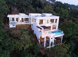 A recent proliferation of domestic flights has opened up the bay islands and the major cities of la ceiba, tegucigalpa and san pedro sula. Honduras Ferienwohnungen Unterkunfte Airbnb