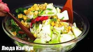 салат из пекинской капусты с копченой курицей и ананасами Pin Na Doske Bystryj Salat