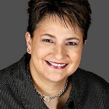 Dana Hamlett's Instagram, Twitter & Facebook