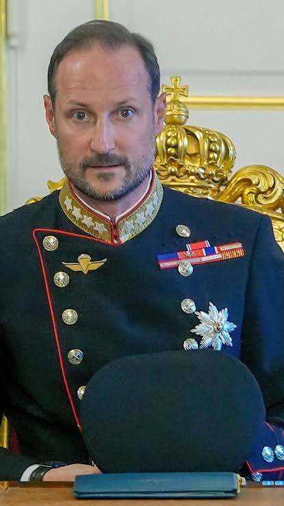 Norway's King Haakon VIII pays tribute to late father in first speech