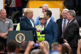 Jul 16, 2021 · george p. Trump Refers To Son Of Jeb Bush As The Only Bush That Likes Me