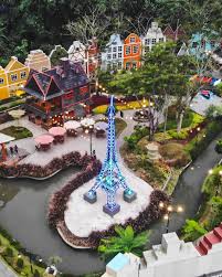 Kini, wisata ini semakin ramai diminati wisatawan. Devoyage Destinasi Wisata Bogor Rasa Eropa Laras Post