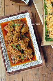 Sudah jom cuba masak resepi rendang ayam terengganu enak dan mudah berikut kesempurnaan dan kesabaran diperlukan jika nak buat dan barangkali memang kena perancangan yang betul kalau nak masak ni masakan kegemaran saya dan keluarga dan boleh dikatakan masakan kesukaan semua. Rendang Ayam Sedap Qasey Honey
