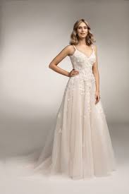 Brautmode ist genauso wie jede andere mode gewissen trends unterlegen. To 963t Brautmode Kleid Hochzeit Brautkleid