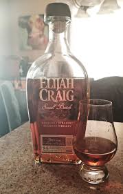 Review 24 Elijah Craig Small Batch Http Ift Tt 2pxrfhy Good Whiskey Whisky Bar Kentucky Straight Bourbon Whiskey
