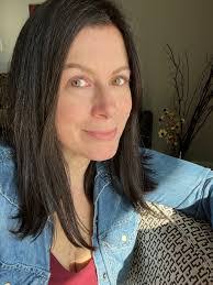 Heather Fairbanks's Instagram, Twitter & Facebook