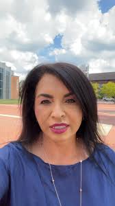 Platicamos con la Dra. Melissa Tepe, Affinia Healthcare Chief Medical  Officer sobre lo que está viendo en St. Louis, sintomas del virus,  tratamientos y...