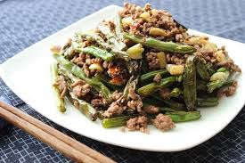 Spicy Ground Beef And Green Beans Spice The Plate Recipe Green Beans Beef And Green Beans Recipe Green Bean Recipes