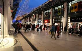 Ce document intitulé « magasins ouverts le dimanche à paris » issu de linternaute.com (voyage.linternaute.com) est mis à disposition sous les termes de la licence creative commons. Pau Les Magasins Ouverts Le Dimanche Au Centre Ville En Decembre La Republique Des Pyrenees Fr