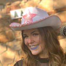 Meet ISC VP of PR, Sallie Chambers ! “Hi ! I'm Sallie Chambers, ISC VP of  PR. I'm from Houston, TX and a rising senior IGS Major/ business minor. I  am also