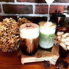 Cheesetea Cream Cheese Sudah Jadi Salah Satu Topping Yang Membuat Minuman Biasa Menjadi Kekinian Selain Visual Yang Fotogenik Tekstur Minuman Restoran Kafe
