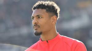 Sebastien haller was born on the 22nd day of june 1994 to an ivorian mother whose name is simone kuyo and a french father (name unknown as at the time of . Sportmob Top Facts About Sebastien Haller The Cool Bird