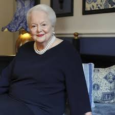 Olivia Mary De Havilland Dbe July 1 1916 July 25 2020 Was A French British American Actress The Ma In 2020 Olivia De Havilland De Havilland Hollywood Actresses