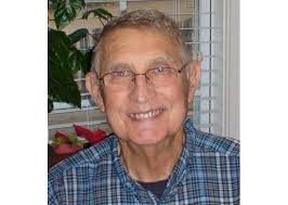 Roger Moore Obituary (2015)