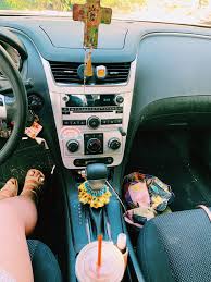 Indie Car Decor Car Carsaesthetic Decor Indie Car Carsaesthetic Decor Dreamcarcol In 2020 Hippie Car Car Interior Accessories Boho Car Accessories