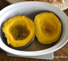 Microwaved Brown Sugar Acorn Squash Poofy Cheeks Acorn Squash Recipes Microwave Acorn Squash Recipe Recipes
