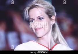 Le plus beau cavalier long au monde, Susen Tiedtke, est en difficulté avec  son ex-mari. L'ancien cavalier de classe mondiale JO Greene, avec qui elle  a été mariée jusqu'en 1998, aurait trompé l'enfant de 31 ans Berliner sur  300,000 DM d'une vente de ...