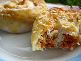Bonjour, plat du jour recette trouvée @196flavors samoussa feuilles de brick pour la farce : Roule De Feuilles De Brick Farci Au Poulet Cuisine Et Dependances