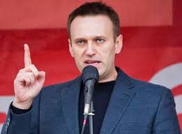 Marco travaglio punzecchia, a servizio pubblico, la cmc di ravenna riguardo l'appalto che la cooperativa edile ravennate si aggiudicò per i lavori alla tav. Marco Travaglio E Il Silenzio Dei 5 Stelle Su Putin E Navalny Nextquotidiano