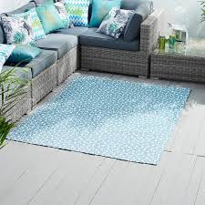 9 Idees Pour Preparer Le Jardin Pour Les Beaux Jours Tapis Jardin Salon De Jardin Gifi Et Jardins