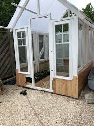 Gewächshaus umweltbewusst selber bauen 55 ideen für. Greenhouse Ein Diy Gewachshaus Aus Alten Fenstern Fraulein Emmama