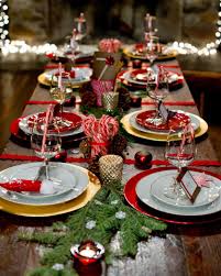 Mike russell september 4, 2019 christmas leave a comment 7,426 views. Christmas Table Settings Traditional Decoration Christmas Dinner Table Christmas Table Holiday Tablescapes